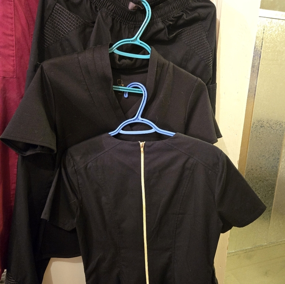 Two Scrub outfits - Picture 3 of 5